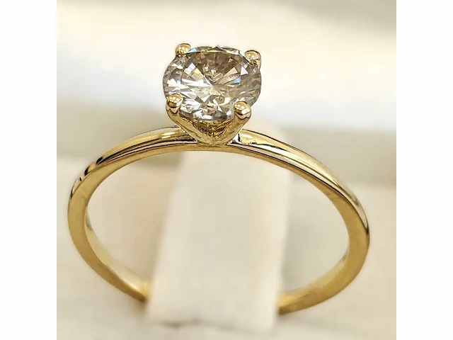 14 karaat geelgouden ring met 0,89 crt. natuurlijke diamant. - afbeelding 1 van  7