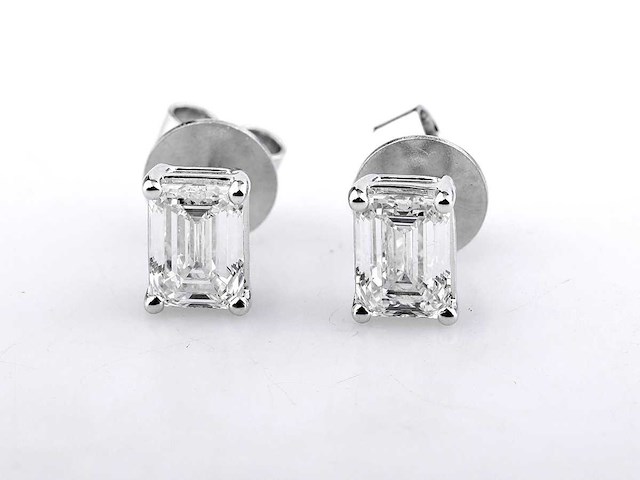 14 karaat witgouden oorstekers met 2,04 crt. diamant - afbeelding 1 van  6