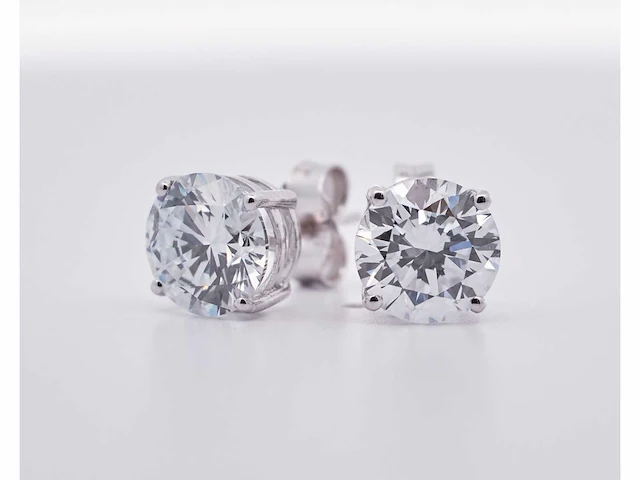 14 karaat witgouden oorstekers met 3,22 crt. diamant - afbeelding 1 van  7