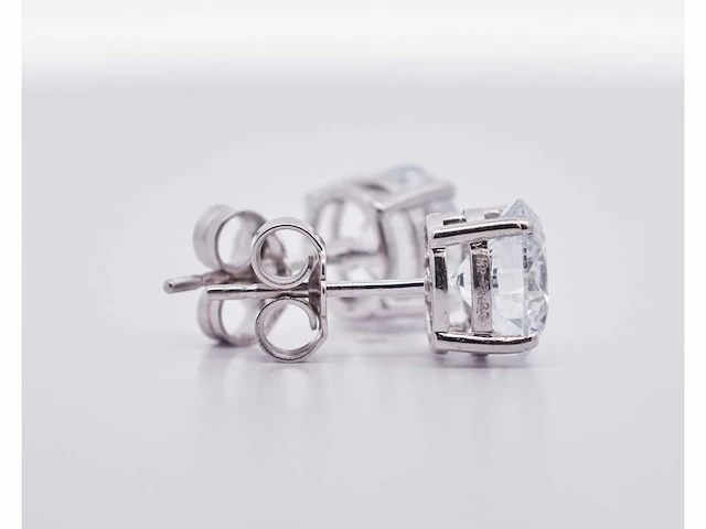 14 karaat witgouden oorstekers met 3,22 crt. diamant - afbeelding 5 van  7