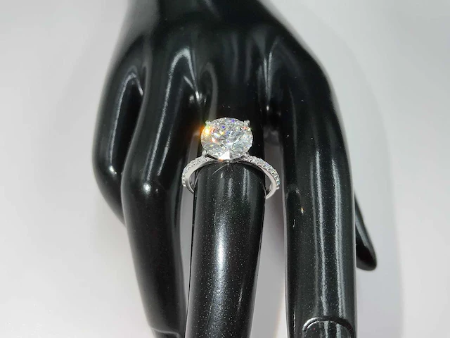 14 karaat witgouden ring met 3,33 crt. diamant. - afbeelding 4 van  10