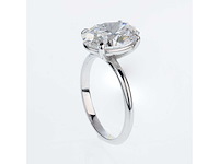14 karaat witgouden ring met 5,04 crt. diamant