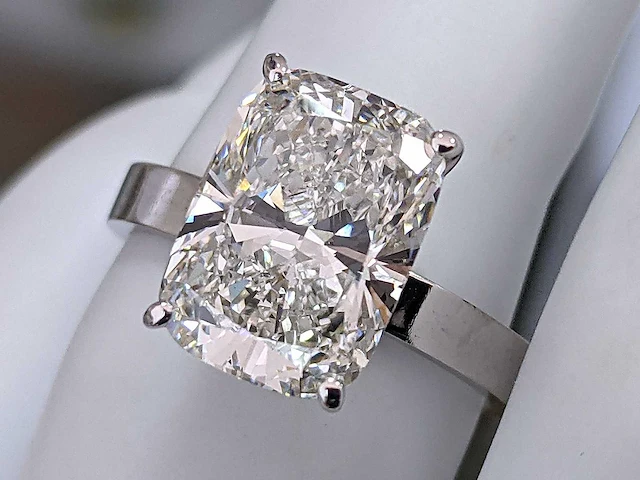 14 karaat witgouden ring met 5,1 crt diamant. - afbeelding 3 van  7