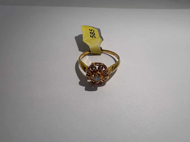 14 karaats geelgouden ring met 0,15kt diamant - afbeelding 3 van  3