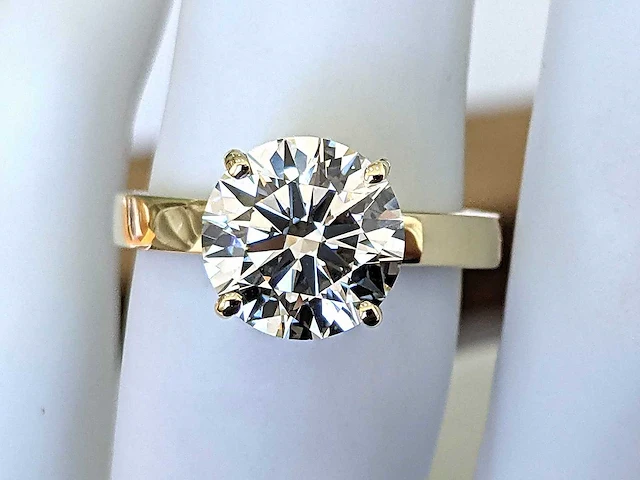 14 krt. geel gouden ring met diamant 3,09 crt. - afbeelding 2 van  14