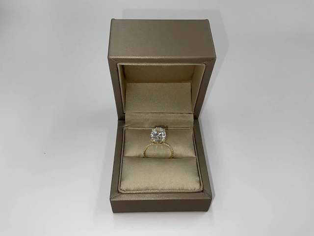 14 krt. geel gouden ring met diamant 5,37 crt. - afbeelding 3 van  12