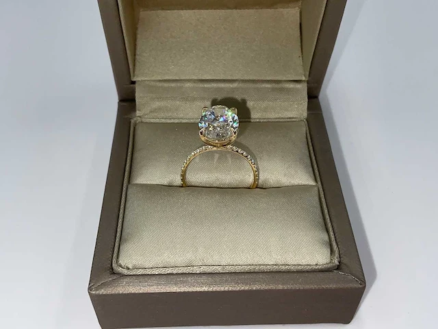 14 krt. geel gouden ring met diamant 5,37 crt. - afbeelding 1 van  12