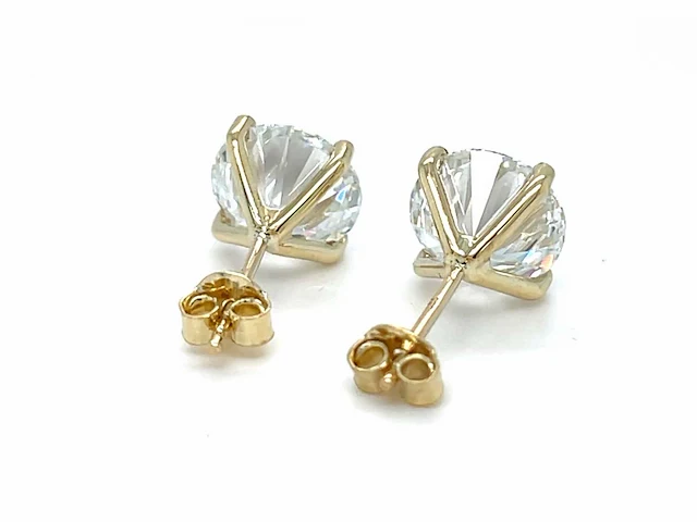 14 krt geelgouden oorstekers met 6,06 crt diamant - afbeelding 7 van  7