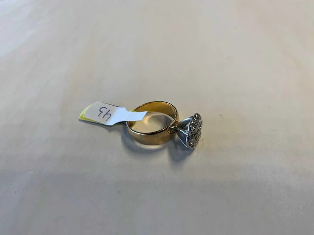 14 krt wit- en geelgouden ring - afbeelding 2 van  4