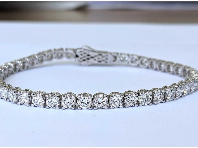 14 krt. witgouden armband met 48 diamanten met totaal 8,16 crt. diamant - afbeelding 1 van  7