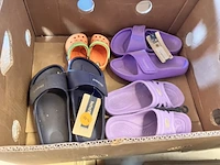 14 slippers en 1 clog kind retour uit verkoop - afbeelding 1 van  7