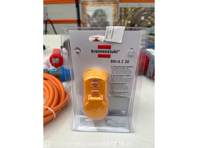 14x diverse bouwmaterialen en gereedschap legrand, brennenstuhl, varta - afbeelding 6 van  6