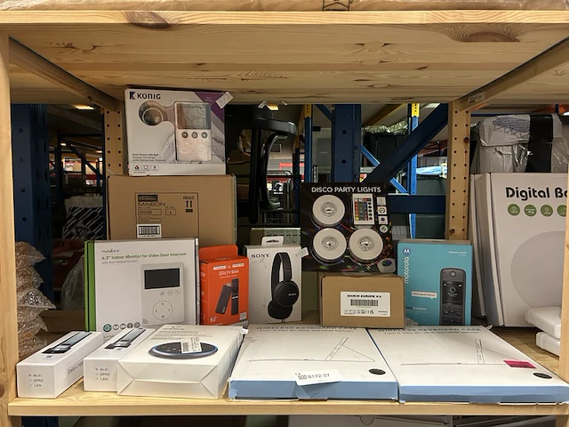14x diverse (online) winkelvoorraad w.o. video deur intercom, telefoon w.o. motorola, nedis - afbeelding 1 van  6