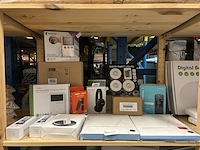 14x diverse (online) winkelvoorraad w.o. video deur intercom, telefoon w.o. motorola, nedis - afbeelding 1 van  6