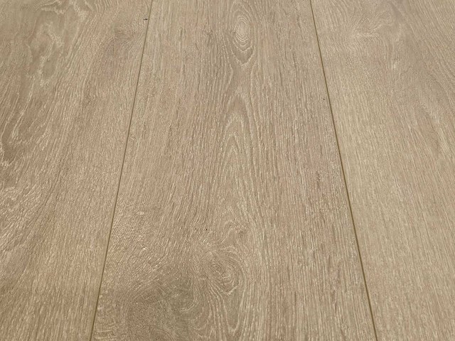 15 m2 laminaat plank - 1285 x 192 x 8 mm - afbeelding 1 van  3
