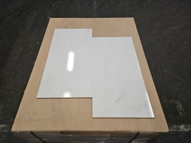 15 m2 laminaat tegel - 810 x 400 x 8 mm - afbeelding 3 van  3