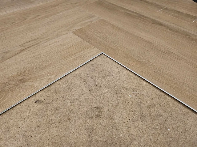 15 m2 pvc spc click visgraat - 750 x 150 x 4 mm - afbeelding 3 van  3
