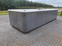 15 persoons dubbele cabine jacuzzi en buitenspa - afbeelding 16 van  56