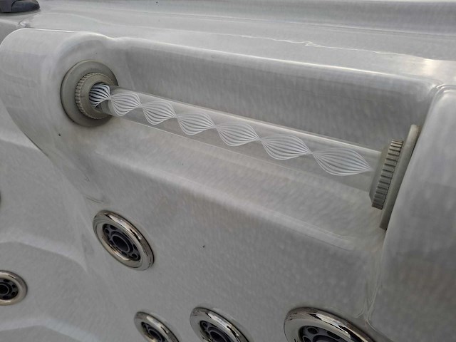 15 persoons dubbele cabine jacuzzi en buitenspa - afbeelding 44 van  56