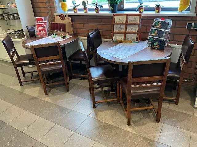 15 stoelen en 3 tafels - afbeelding 1 van  5