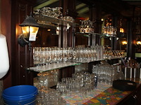 150 glazen in diverse soorten en maten waaronder heineken, grolsch en amstel. - afbeelding 1 van  3