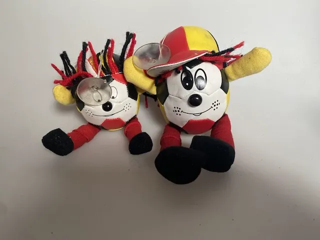 150 stuks ek belgische mascotte poppetjes met zuignap - afbeelding 4 van  4