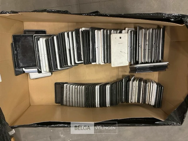 ± 150 tablets mix samsung gebroken schermen, werking onbekend - afbeelding 2 van  5