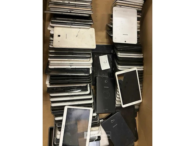 ± 150 tablets mix samsung gebroken schermen, werking onbekend - afbeelding 5 van  5