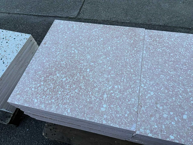 15,12m2 roze terrazzo tegels meerkleurig - afbeelding 2 van  3