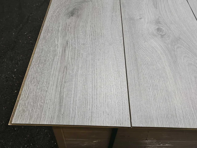 16 m2 laminaat plank - 1380 x 244 x 8 mm - afbeelding 2 van  3