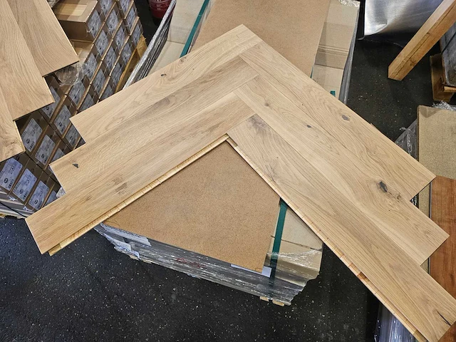 16 m2 parket eiken visgraat mutliplank - 660 x 110 x 14 mm - afbeelding 3 van  3