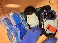 16 paar waterschoenen retour uit verkoop - afbeelding 1 van  11