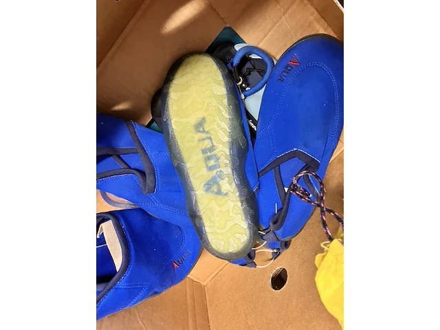 16 paar waterschoenen retour uit verkoop - afbeelding 6 van  11