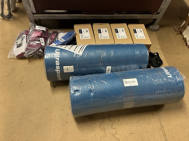 16x fitness artikelen w.o. heuptasje, gymnastiekmat ultrasport - afbeelding 1 van  6