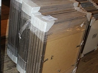 17 aluminiumkleurige fotolijsten 40 x 50 cm. - afbeelding 2 van  2