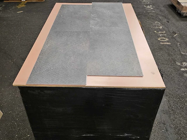 17 m2 pvc click tegel - 600 x 314 x 5,5 mm - afbeelding 3 van  3