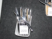 17 steakmessen la guiole zwart. - afbeelding 1 van  2