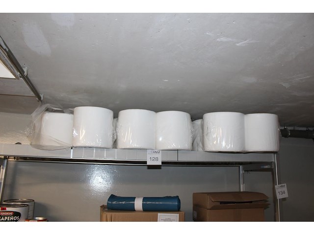 17 tissuerollen. - afbeelding 1 van  2