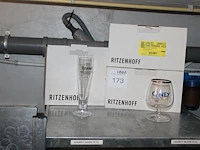 18 bierglazen in twee uitvoeringen. - afbeelding 2 van  2