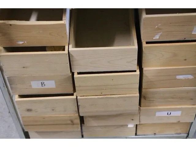 18 houten magazijnbakjes met en zonder schotje - afbeelding 7 van  7