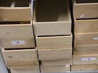 18 houten magazijnbakjes met en zonder schotje - afbeelding 7 van  7