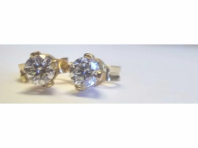 18 karaat gouden oorstekers met diamanten - afbeelding 4 van  6