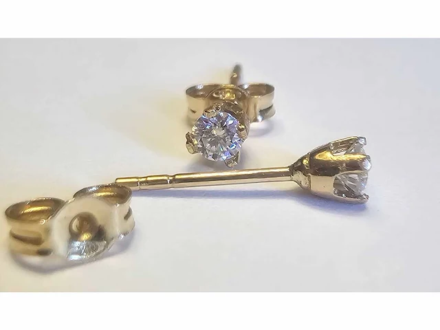 18 karaat gouden oorstekers met diamanten - afbeelding 6 van  6