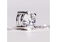 18 karaat witgouden ketting met 4,00 crt. diamant