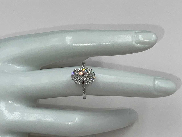18 karaat witgouden ring met 3,11 crt. diamant. - afbeelding 1 van  11