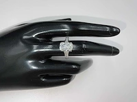 18 karaat witgouden ring met 4,42 crt. diamant