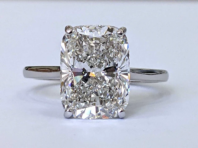 18 karaat witgouden ring met 5,02 crt. diamant - afbeelding 1 van  7