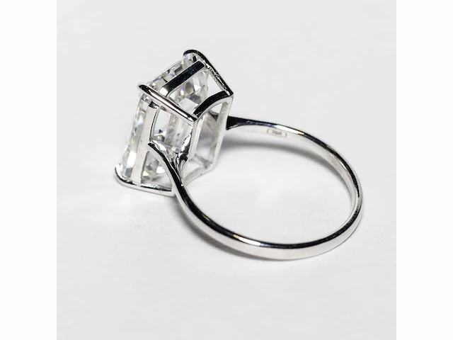 18 karaat witgouden ring met 8,05 crt. diamant. - afbeelding 4 van  18