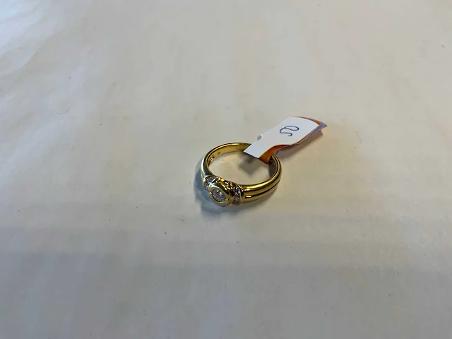 18 krt geelgouden solitairring - afbeelding 1 van  4