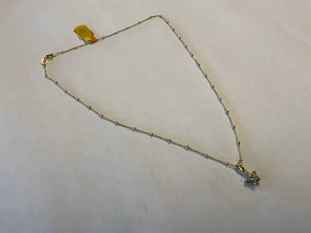 18 krt wit- en geelgouden fijn collier - afbeelding 2 van  4